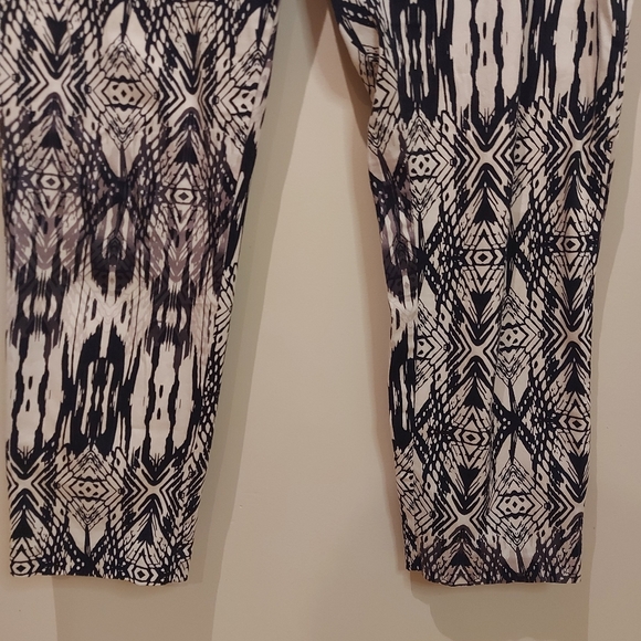 ❣️Ladies Atmosphere skinny pants size 14 (#291) - Picture 4 of 9